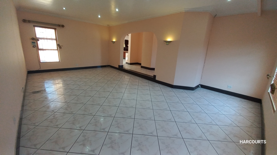 To Let 4 Bedroom Property for Rent in Gatesville Western Cape